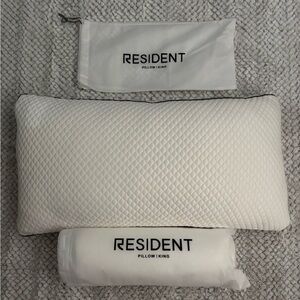 ✨ Resident King Size Pillows – Brand New (Set of 2) ✨